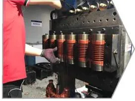 2 कार्यस्थल समर्थन 2 मोल्ड्स वैक्यूम मिश्रण इंजेक्शन डिवाइस 3